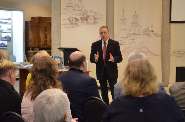 Мероприятие «Герои Оренбужья – герои Отечества. Выставка, книги, фильмы регионам России»