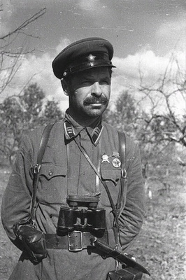 «Нам дороги эти позабыть нельзя»