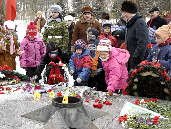 40 лет назад был зажжен Вечный огонь