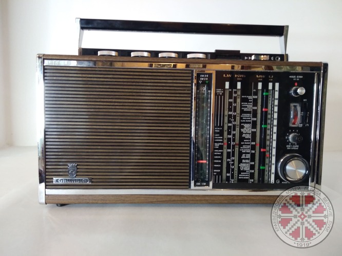 Выставка одного экспоната - транзисторный приемник